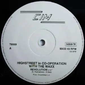 Highstreet In Co-operation With The Maxx - Revolution