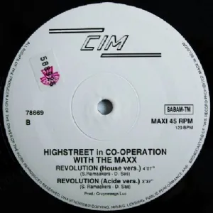 Highstreet In Co-operation With The Maxx - Revolution