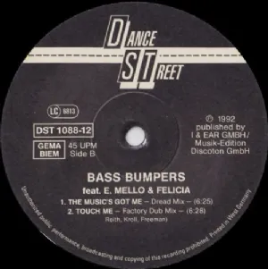 Bass Bumpers Feat E. Mello e Felicia - The Musics Got Me